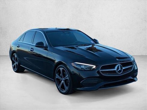 Used 2022 Mercedes-Benz C 300 Sedan image 3