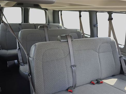 Used 2025 Chevrolet Express 3500 LT w/ LT Preferred Equipment Group RWD image 17