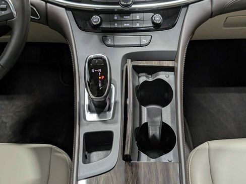 Used 2017 Buick LaCrosse Preferred image 19