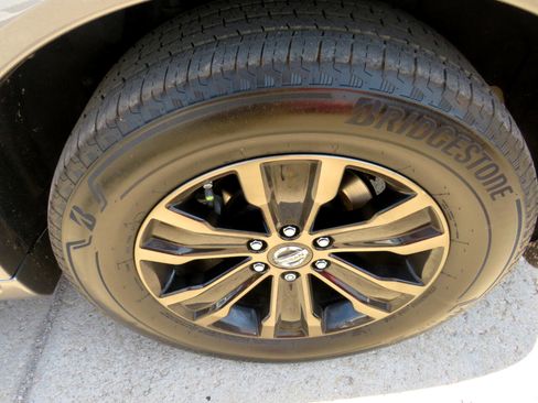 Used 2017 Nissan Armada Platinum w/ Interior Lighting Package image 7