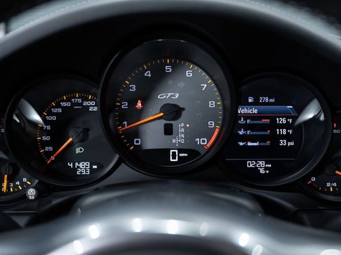Used 2016 Porsche 911 GT3 image 17
