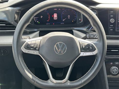 Used 2022 Volkswagen Taos SEL image 37
