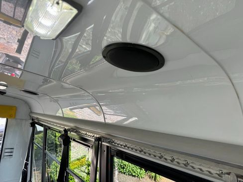 Used 2014 Chevrolet Express 3500 image 21