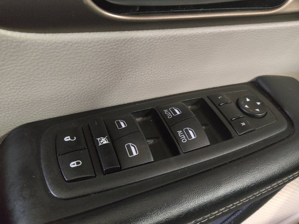 Used 2023 Chrysler Voyager LX FWD image 27