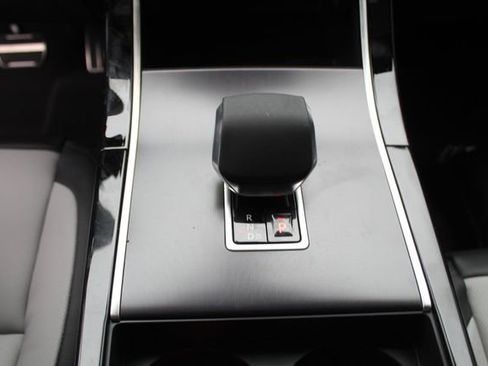 New 2026 Land Rover Range Rover Velar Dynamic SE image 13