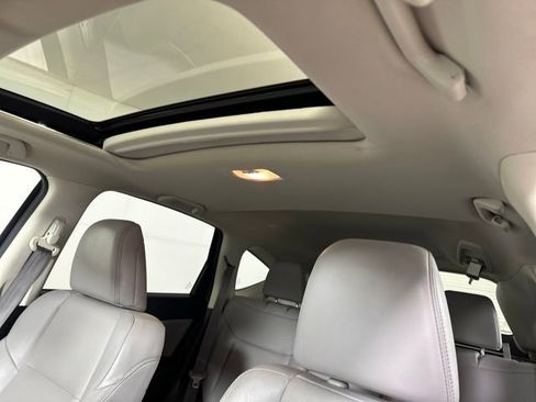 Used 2016 Honda CR-V Touring image 12