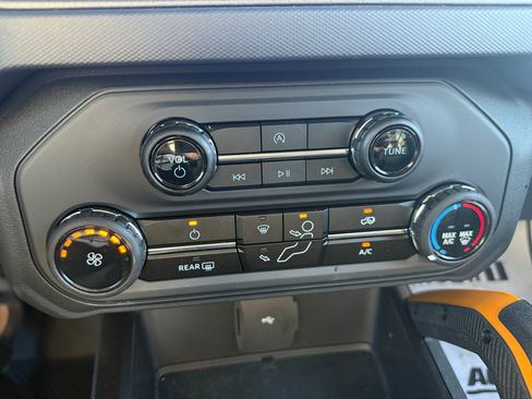 Used 2024 Ford Bronco Badlands AWD/4WD image 15
