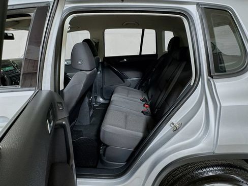 Used 2014 Volkswagen Tiguan S FWD image 19