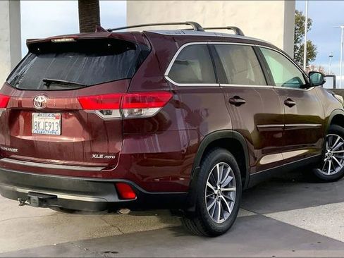 Used 2019 Toyota Highlander XLE image 13