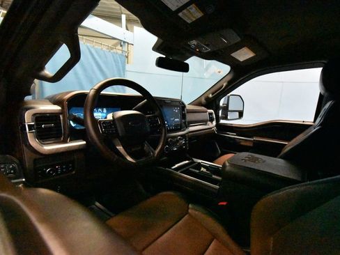 Used 2025 Ford F250 King Ranch w/ Chrome Package image 2