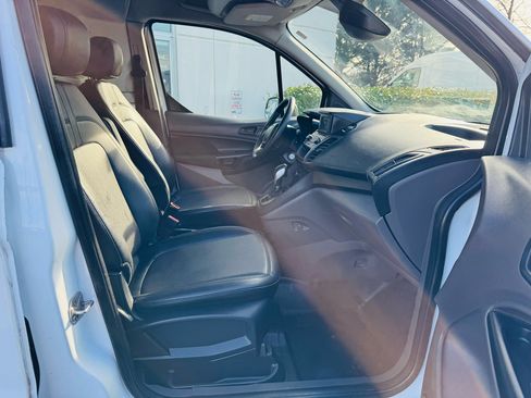 Used 2019 Ford Transit Connect XL image 18