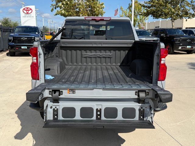 Used 2024 Chevrolet Silverado 1500 ZR2 w/ Technology Package AWD/4WD image 29