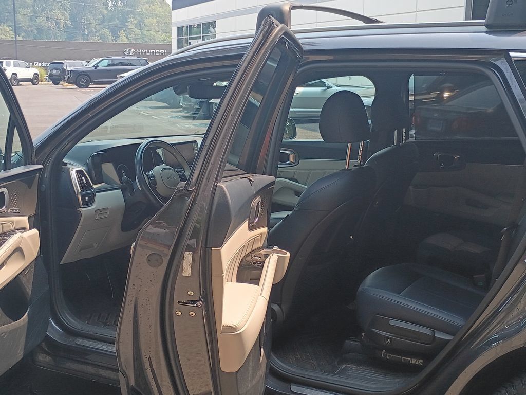 Used 2023 Kia Sorento SX Prestige AWD/4WD image 16