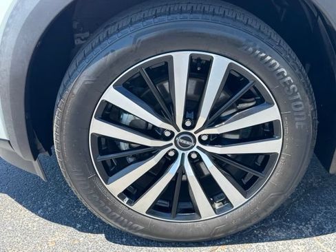 Used 2024 Nissan Pathfinder Platinum AWD/4WD image 6