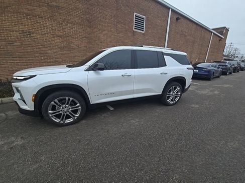 Used 2025 Chevrolet Traverse High Country w/ LPO, Floor Liner Package image 10