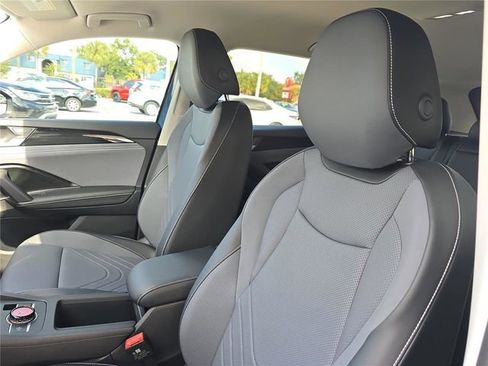 New 2026 Volkswagen Tiguan SE image 15