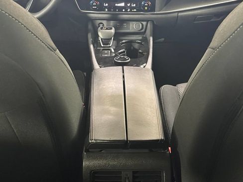 Used 2024 Nissan Rogue SV AWD/4WD image 23