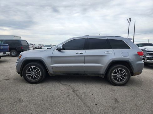 Used 2018 Jeep Grand Cherokee Limited w/ Luxury Group II image 2