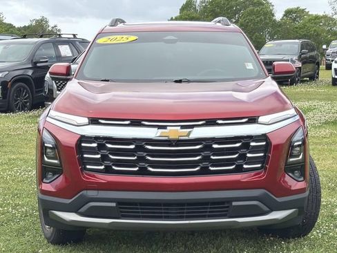 Used 2025 Chevrolet Equinox LT w/ Convenience Package II image 4