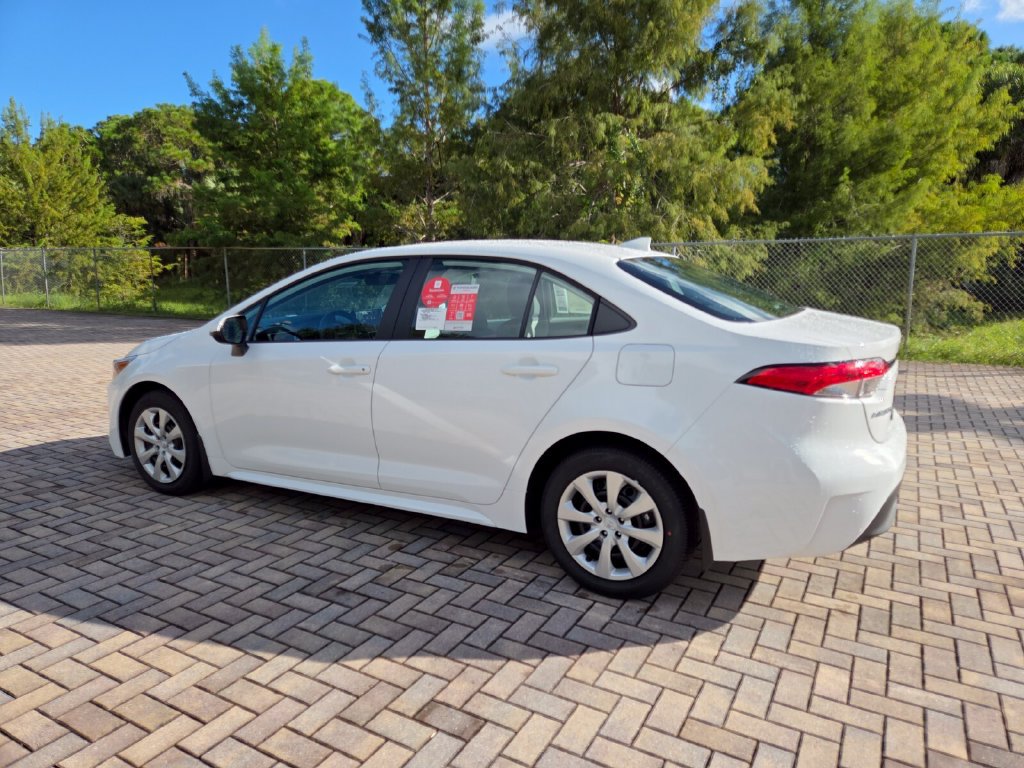 New 2027 Toyota Corolla LE FWD image 9