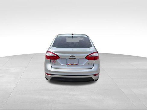Used 2018 Ford Fiesta SE FWD image 5