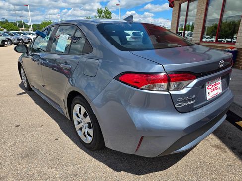 Used 2022 Toyota Corolla LE FWD image 6