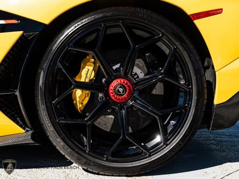 Used 2021 Lamborghini Aventador SVJ image 46