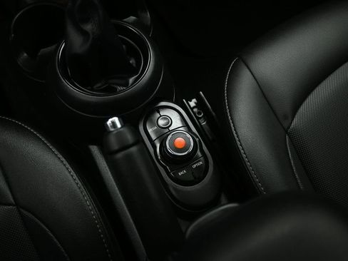 Used 2019 MINI Cooper 2-Door Hardtop image 18