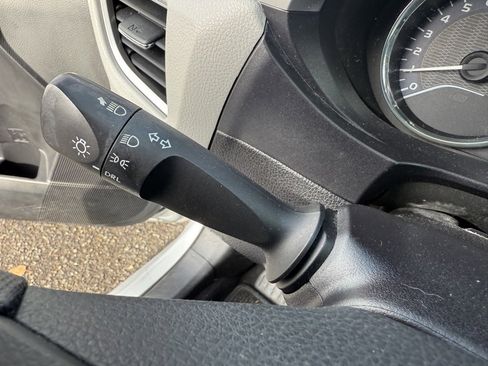 Used 2015 Toyota Corolla LE image 28