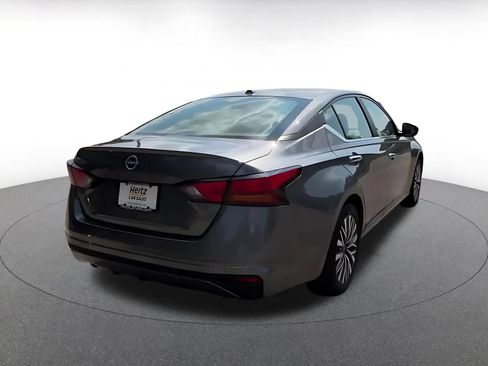 Used 2025 Nissan Altima 2.5 SV FWD image 12