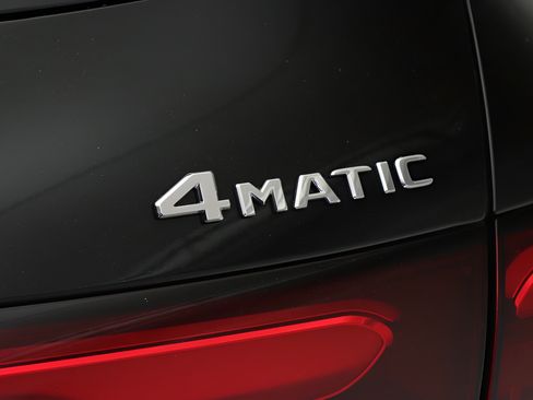 Used 2025 Mercedes-Benz GLC 350e 4MATIC image 20