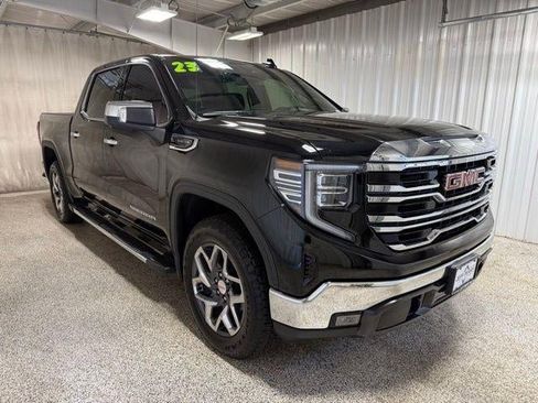Used 2023 GMC Sierra 1500 SLT w/ SLT Premium Package image 2