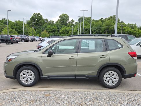 Used 2021 Subaru Forester AWD/4WD image 5