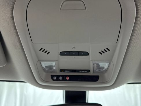 Used 2021 Buick Enclave Essence FWD image 25