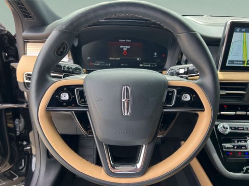 Certified 2022 Lincoln Corsair Reserve w/ Sport Package AWD/4WD image 10