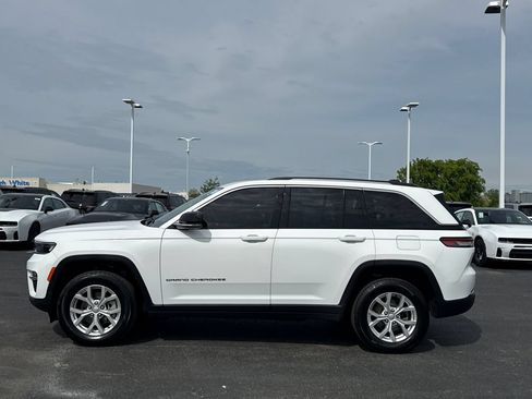 Used 2023 Jeep Grand Cherokee Limited AWD/4WD image 6