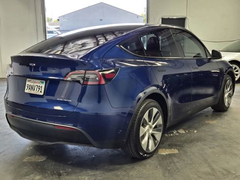 Used 2022 Tesla Model Y Long Range AWD/4WD image 4