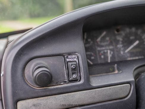 Used 1995 Ford Bronco XLT AWD/4WD image 26