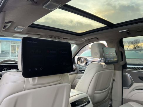 Certified 2023 Cadillac Escalade Sport Platinum image 16