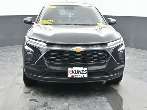 Used 2024 Chevrolet Trax LS image 3