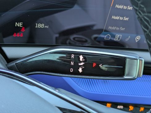 New 2025 Cadillac Optiq Sport 2 w/ LPO, ONYX Package image 21