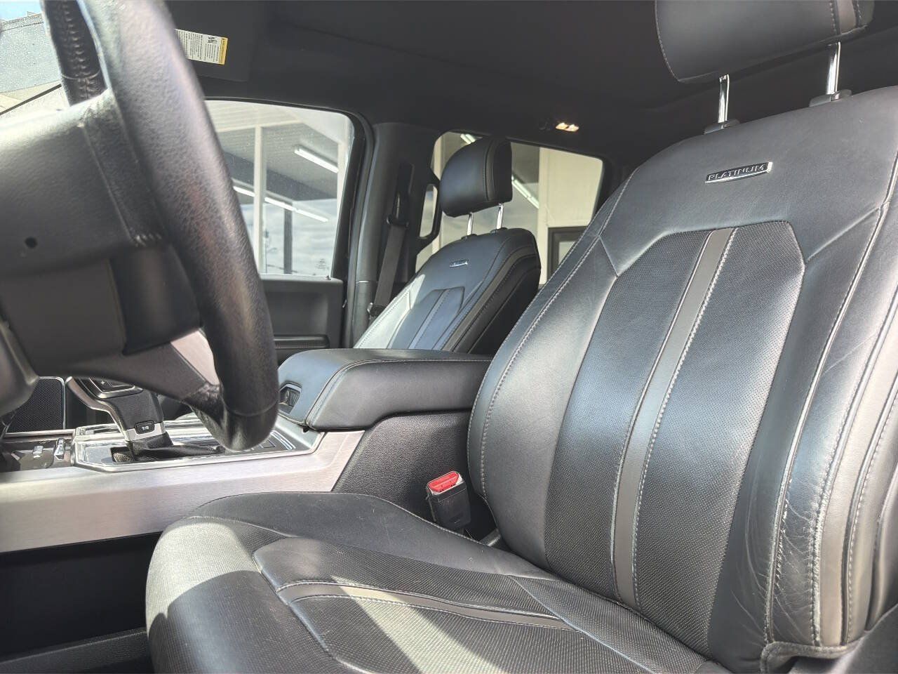 Used 2016 Ford F150 Platinum w/ Equipment Group 701A Luxury AWD/4WD image 27