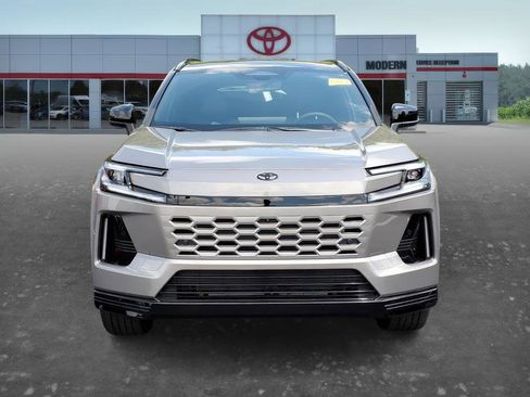 New 2026 Toyota RAV4 XSE AWD/4WD image 2