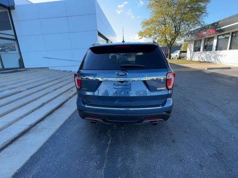 Used 2018 Ford Explorer XLT w/ Equipment Group 202A image 7