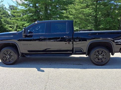 Used 2024 Chevrolet Silverado 2500 LTZ w/ LTZ Plus Package AWD/4WD image 6