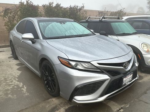 Used 2021 Toyota Camry XSE image 5