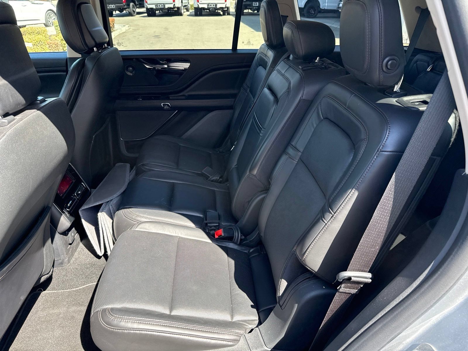 Used 2020 Lincoln Aviator Reserve w/ Equipment Group 201A AWD/4WD image 16