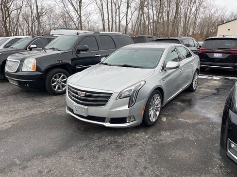 Used 2019 Cadillac XTS Luxury image 2