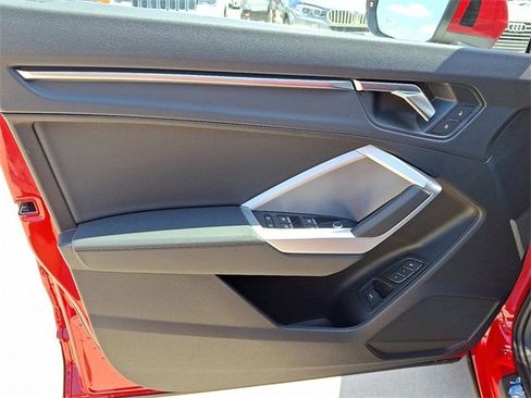 New 2025 Audi Q3 2.0T Premium image 8