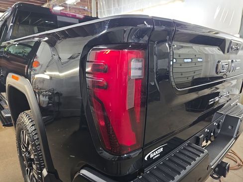 Used 2025 GMC Sierra 2500 Denali Ultimate AWD/4WD image 32